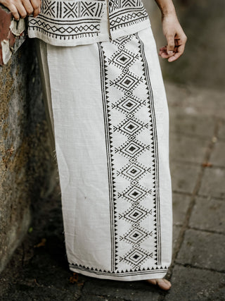 Kangura  Dhoti